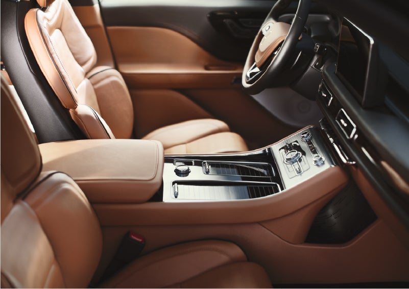A 2023 Lincoln Aviator® Black Label model is shown in the Flight interior theme | Bluebonnet Motors Lincoln in New Braunfels TX