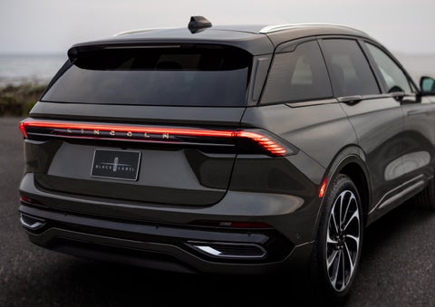 The rear of a 2024 Lincoln Black Label Nautilus® SUV displays full LED rear lighting. | Bluebonnet Motors Lincoln in New Braunfels TX