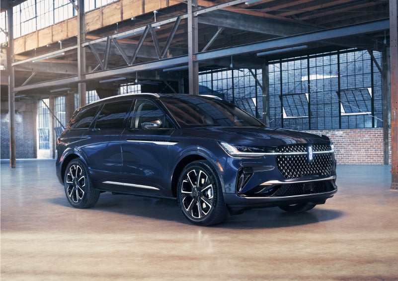 A 2024 Lincoln Nautilus® SUV is parked in an industrial space. | Bluebonnet Motors Lincoln in New Braunfels TX