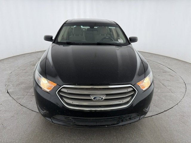 2016 Ford Taurus SE