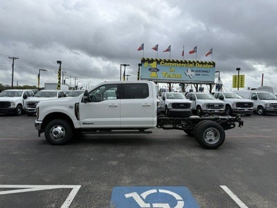 2027 Ford Super Duty F-350 DRW Chassis LARIAT