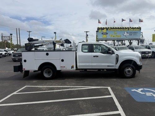 2025 Ford Super Duty F-350 DRW Crane XL