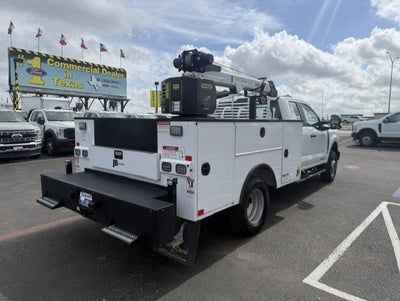 2025 Ford Super Duty F-350 DRW Crane XL