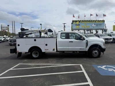 2025 Ford Super Duty F-350 DRW Crane XL