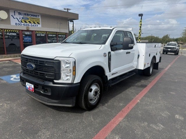 2025 Ford Super Duty F-350 DRW Crane XL