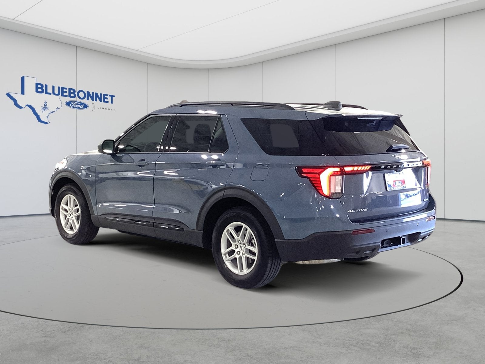 2026 Ford Explorer XLT