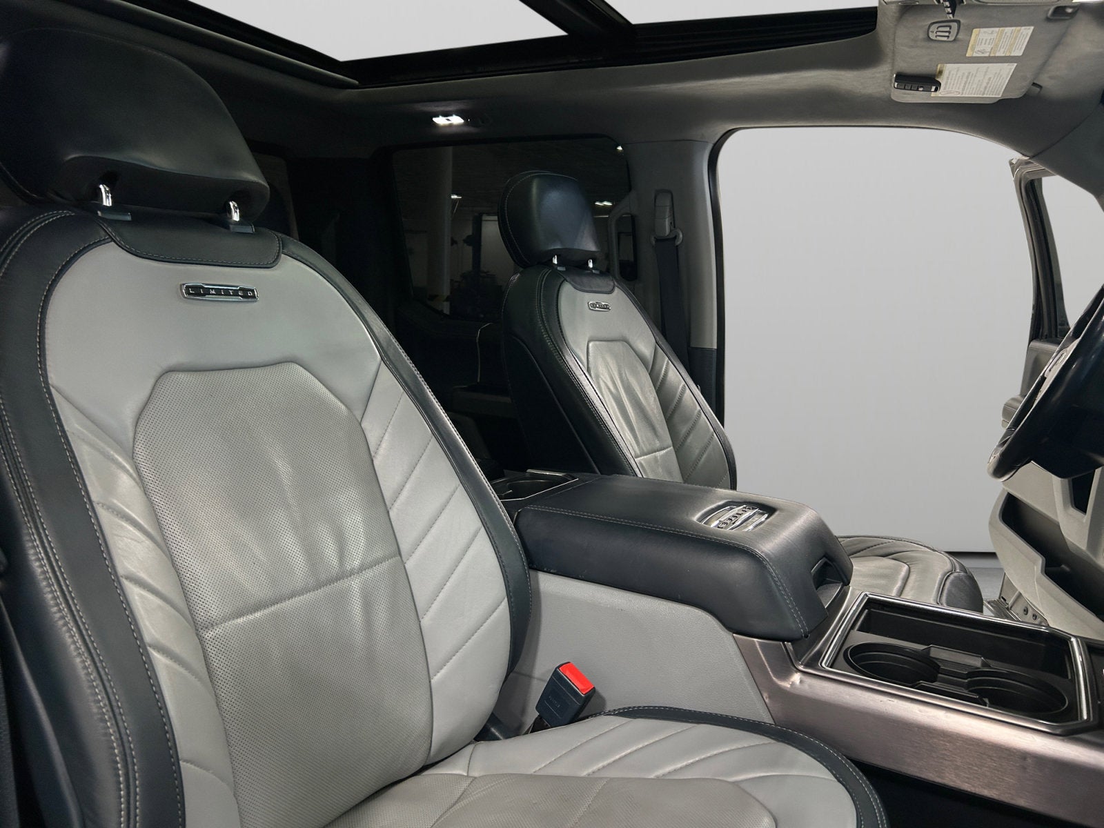 2022 Ford Super Duty F-250 SRW Limited