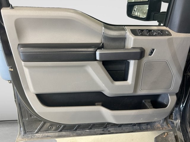 2022 Ford Super Duty F-350 SRW XLT
