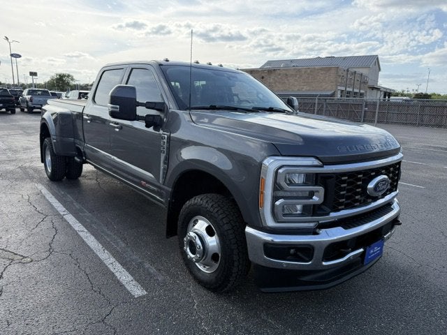 2023 Ford Super Duty F-350 DRW LARIAT