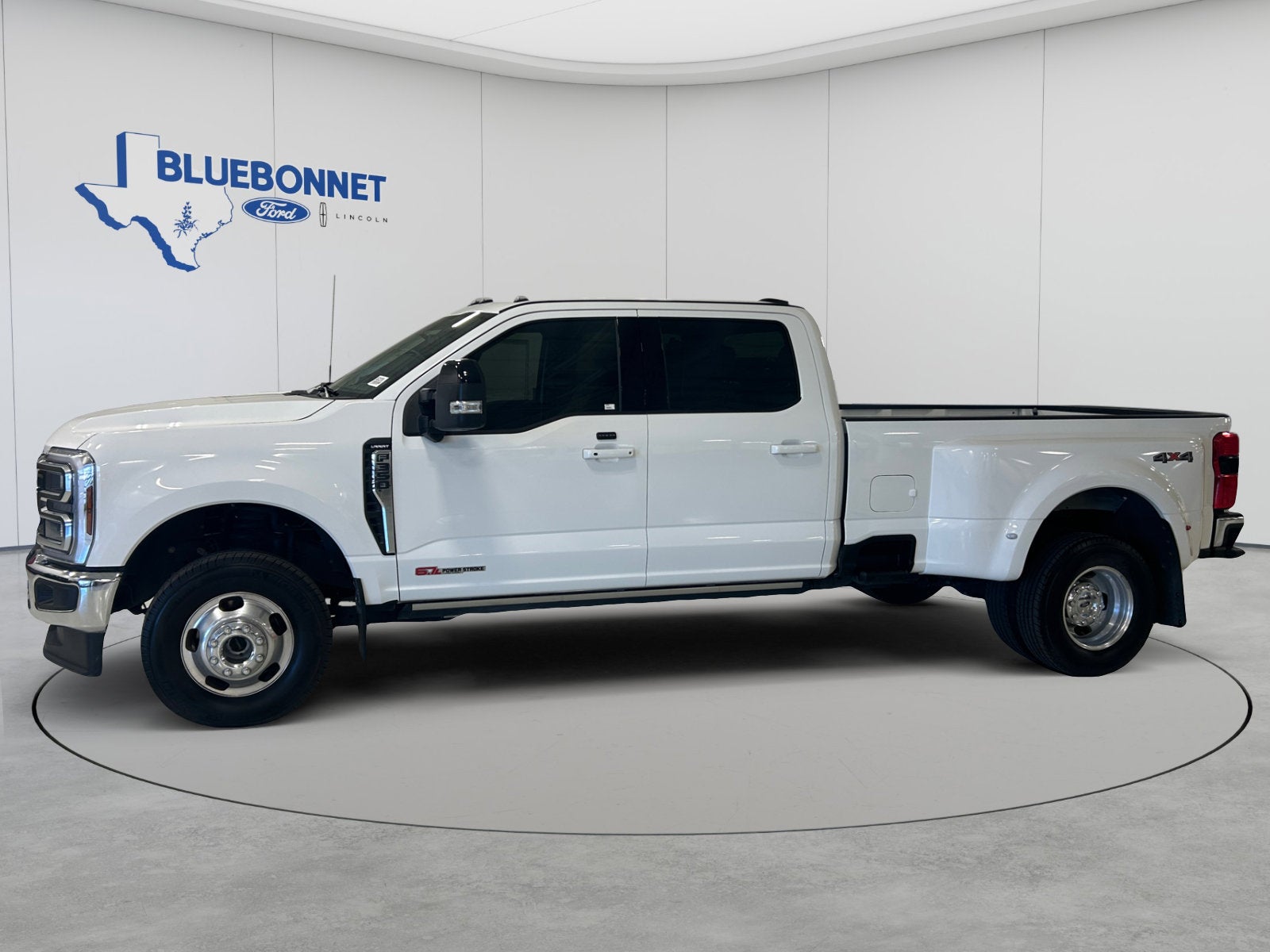 2025 Ford Super Duty F-350 DRW LARIAT