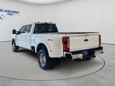 2025 Ford Super Duty F-350 DRW LARIAT