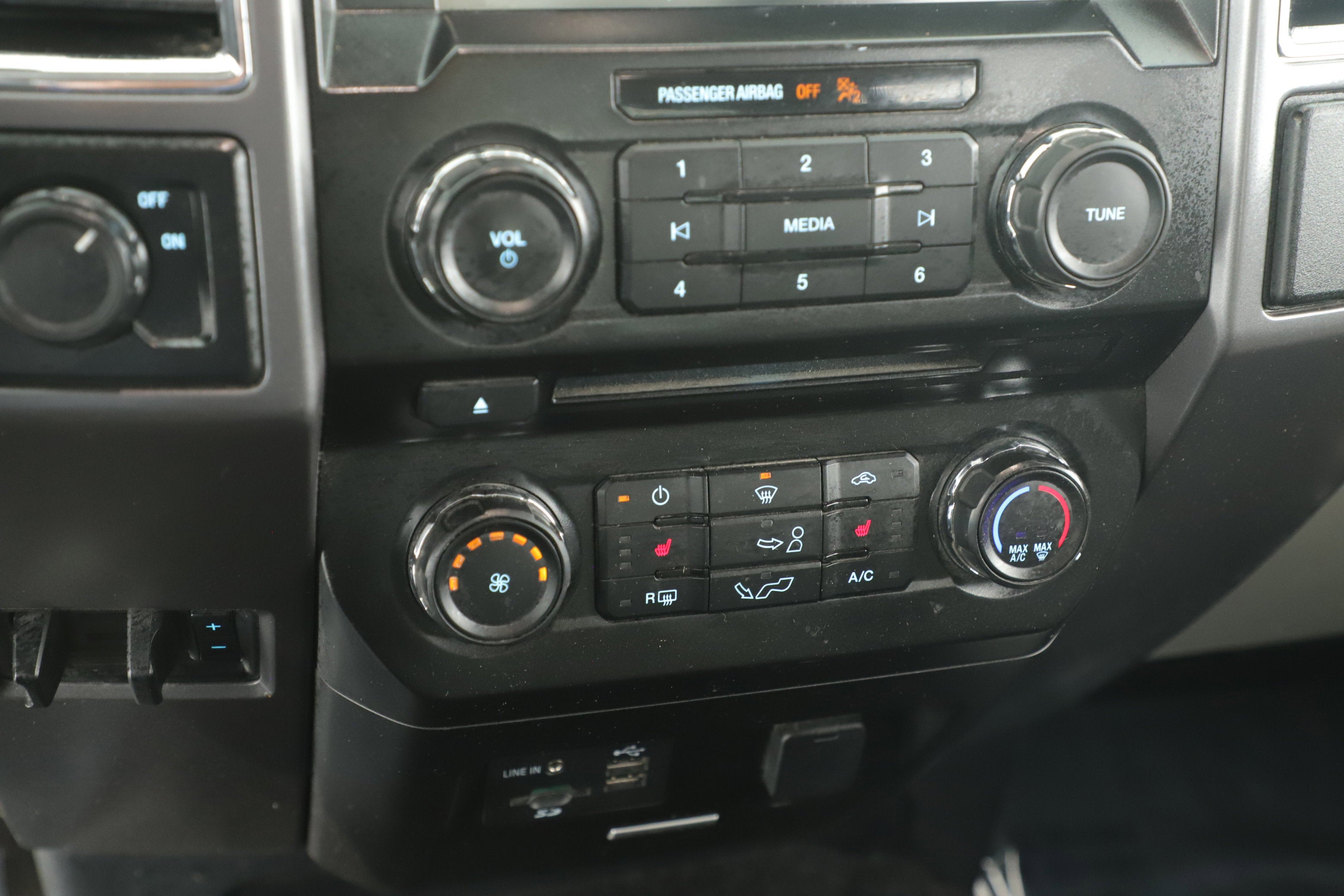 2015 Ford F-150 Base