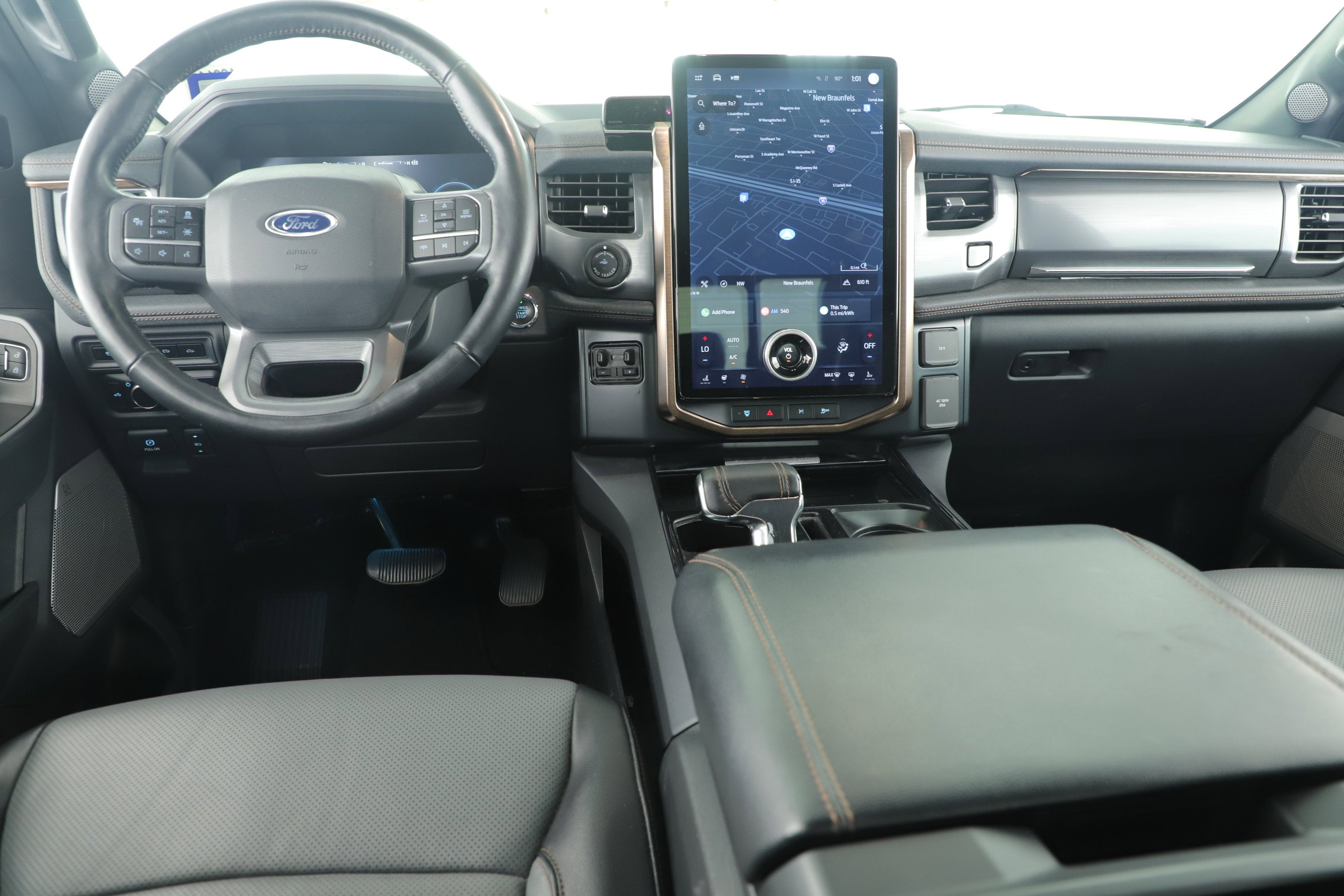 2023 Ford F-150 Lightning Base