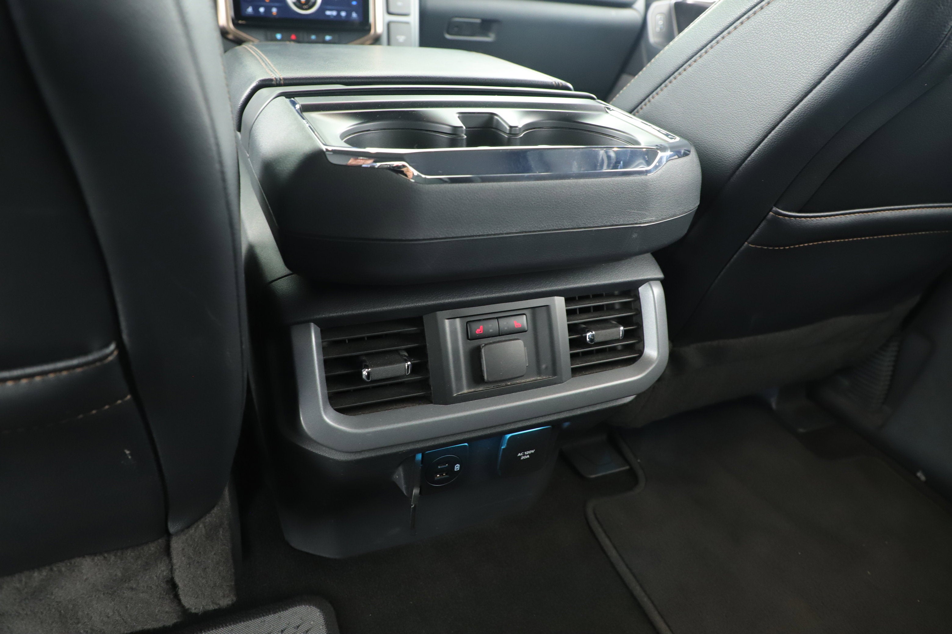 2023 Ford F-150 Lightning Base