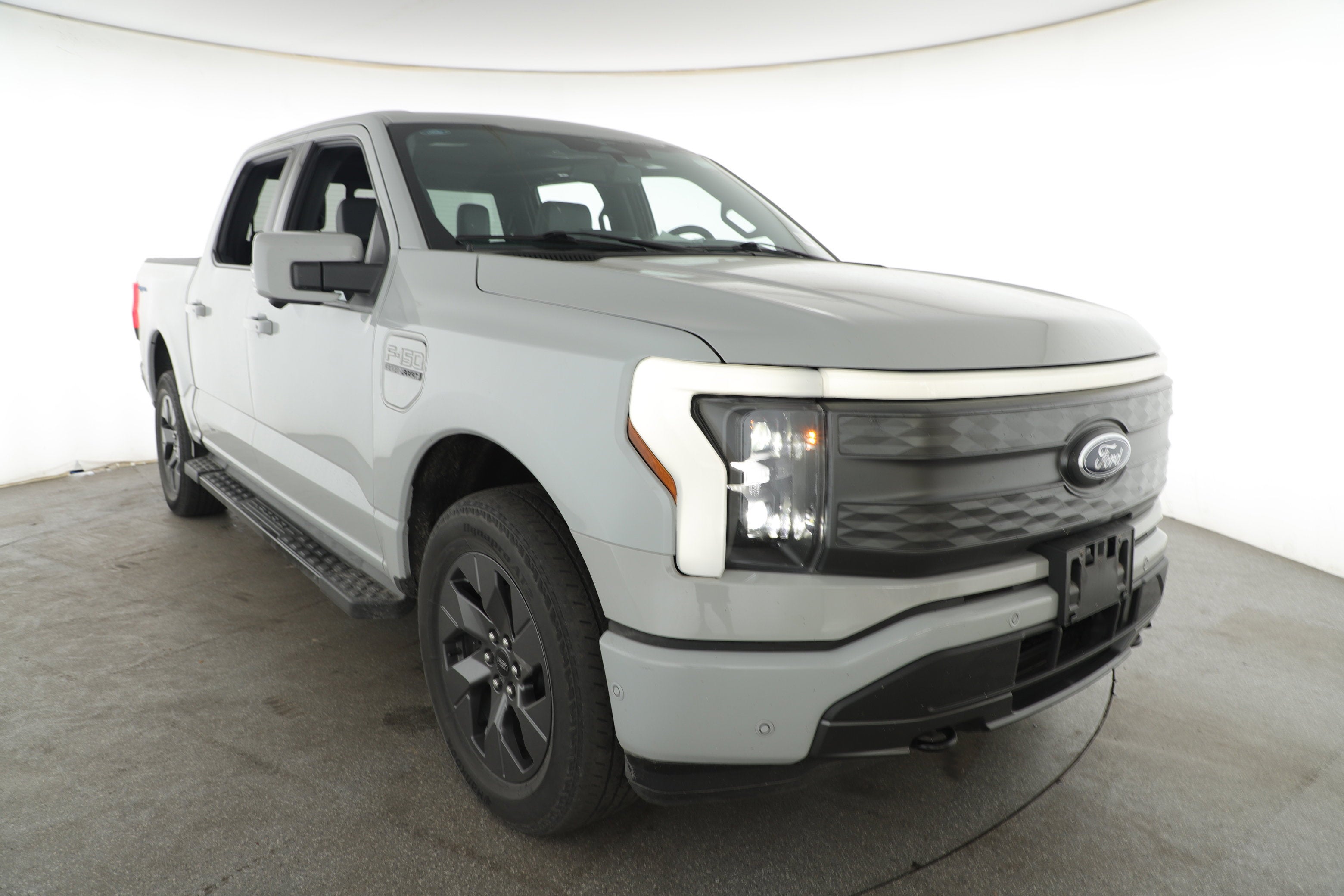 2023 Ford F-150 Lightning Base