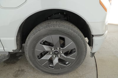 2023 Ford F-150 Lightning Base