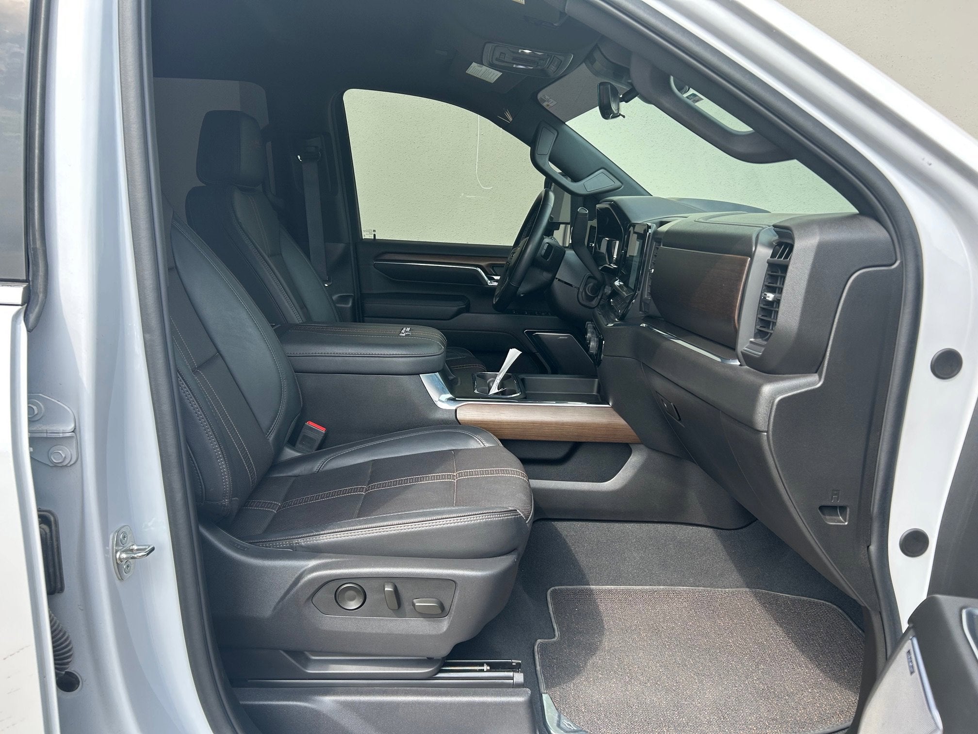 2024 Chevrolet Silverado 3500HD High Country