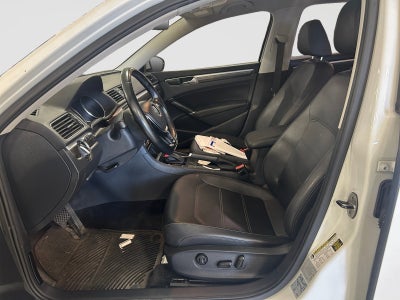 2017 Volkswagen Passat 1.8T SE with Technology