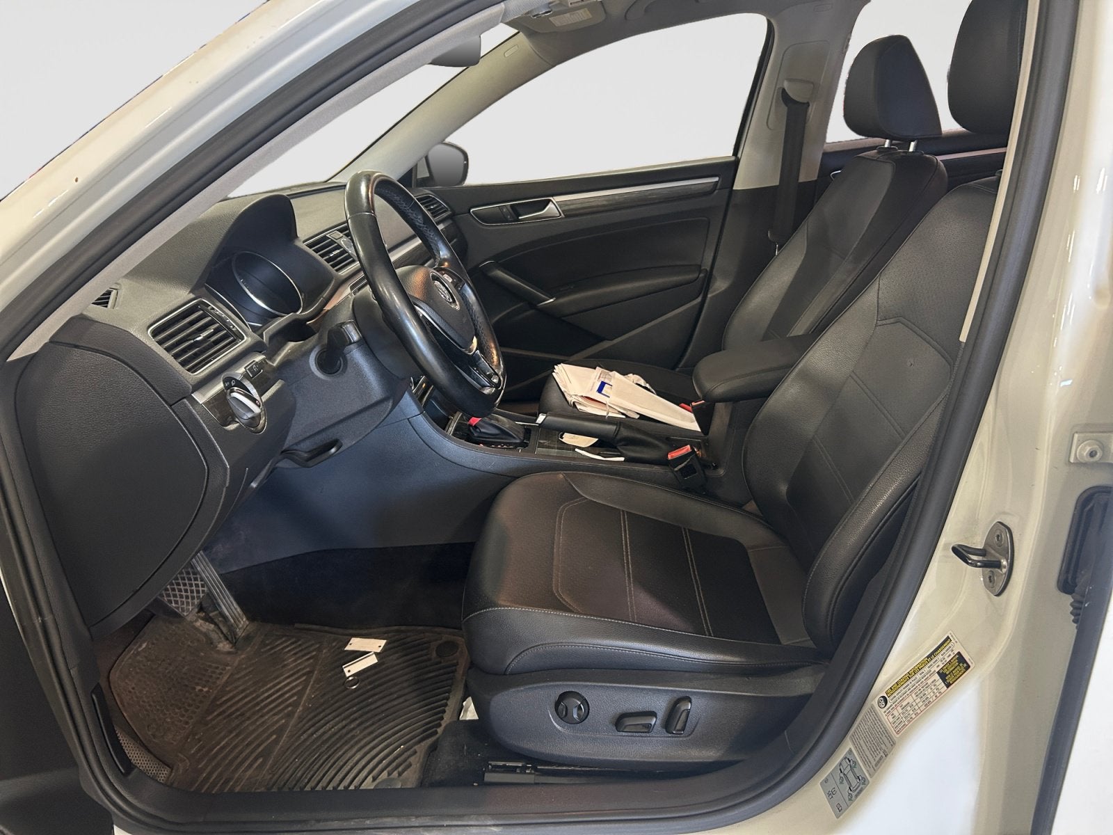2017 Volkswagen Passat 1.8T SE with Technology
