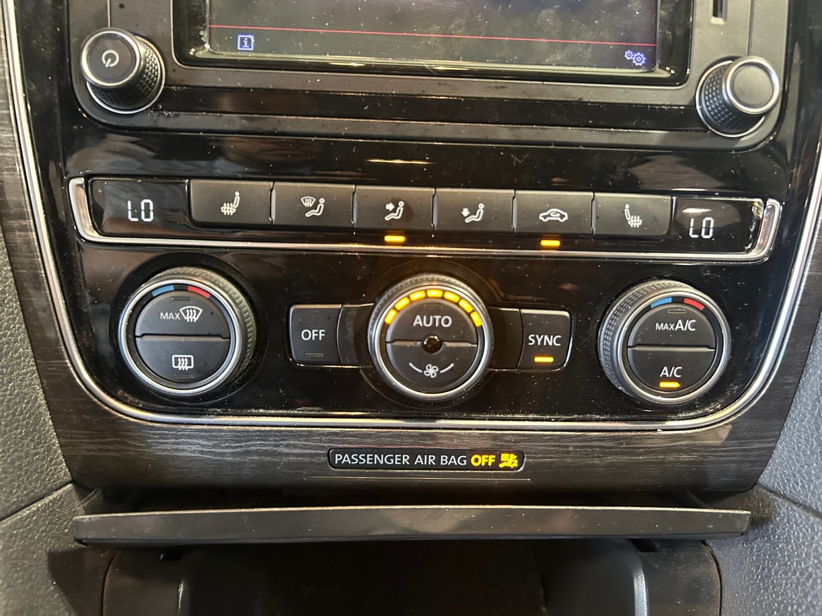2017 Volkswagen Passat 1.8T SE with Technology
