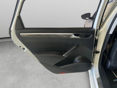 2017 Volkswagen Passat 1.8T SE with Technology