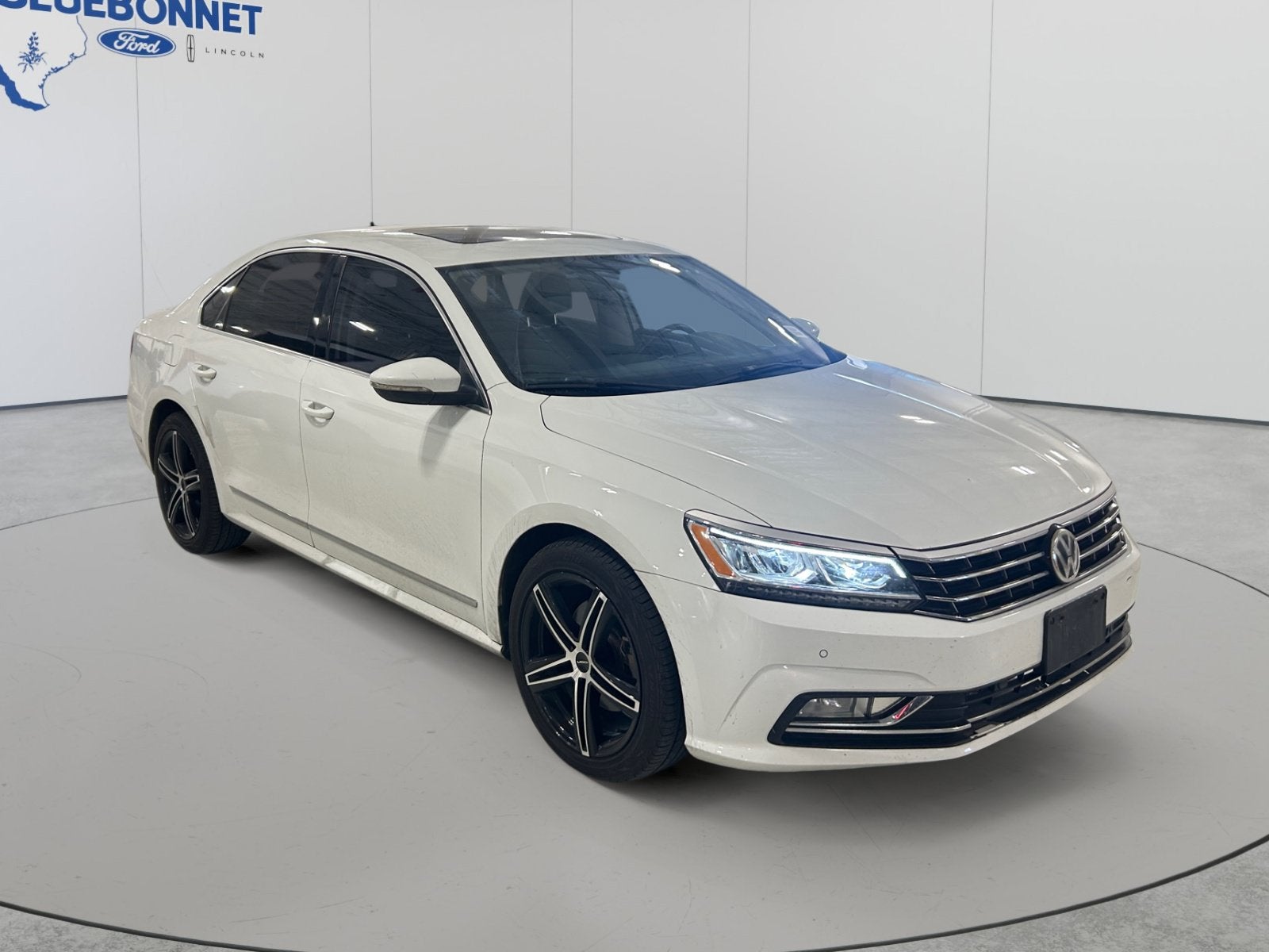 2017 Volkswagen Passat 1.8T SE with Technology