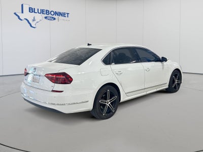 2017 Volkswagen Passat 1.8T SE with Technology