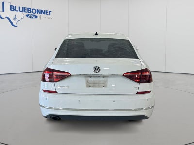 2017 Volkswagen Passat 1.8T SE with Technology