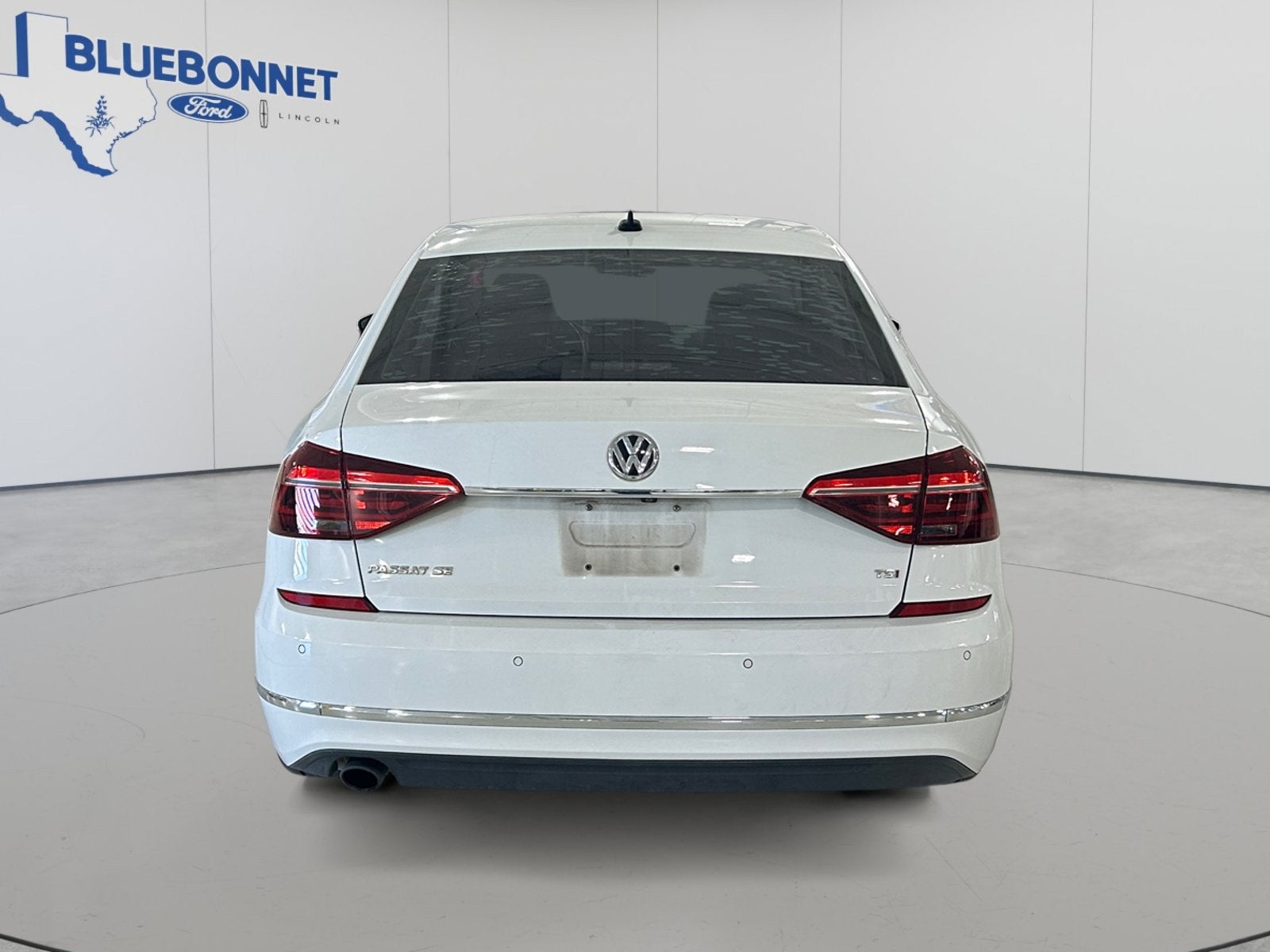 2017 Volkswagen Passat 1.8T SE with Technology