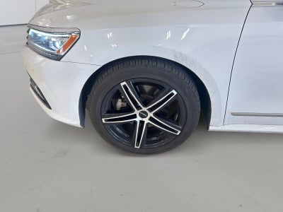 2017 Volkswagen Passat 1.8T SE with Technology