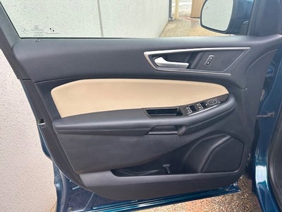 2020 Ford Edge Base