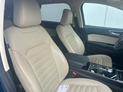 2020 Ford Edge Base