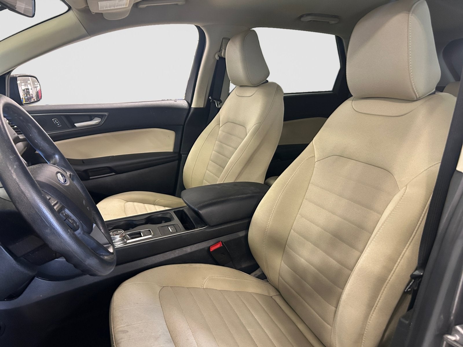 2022 Ford Edge SE