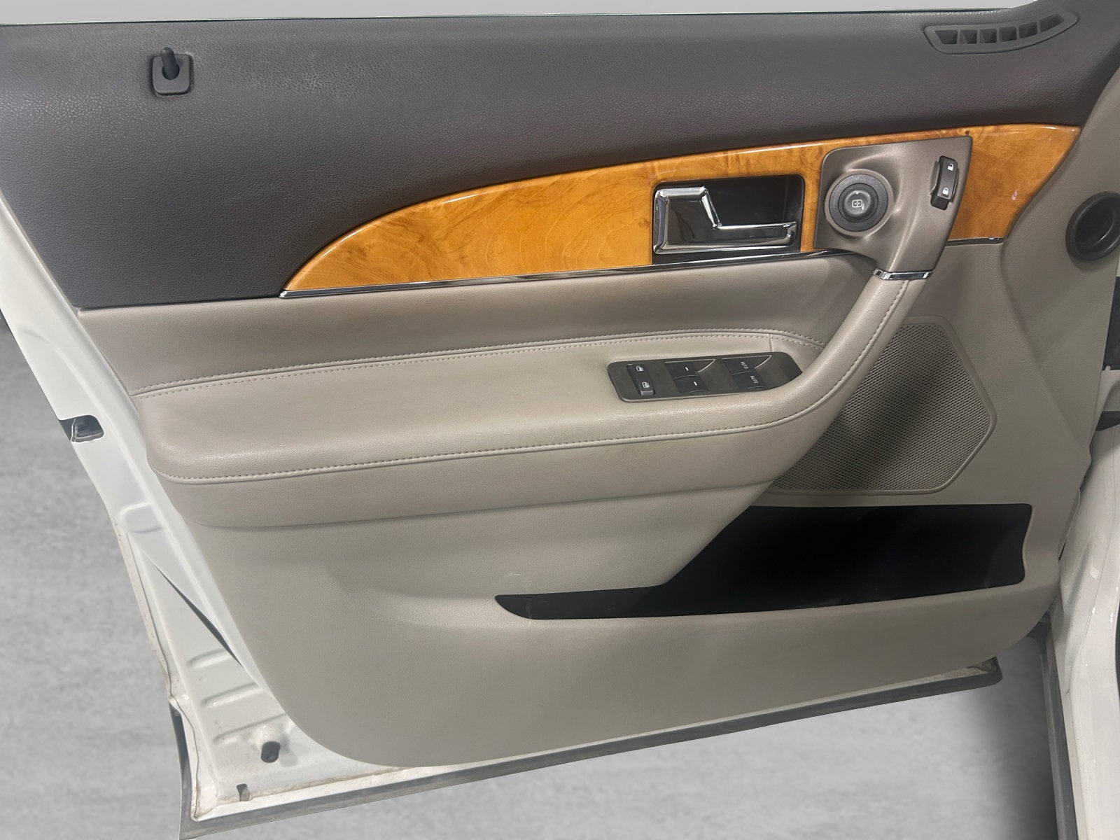 2012 Lincoln MKX Base