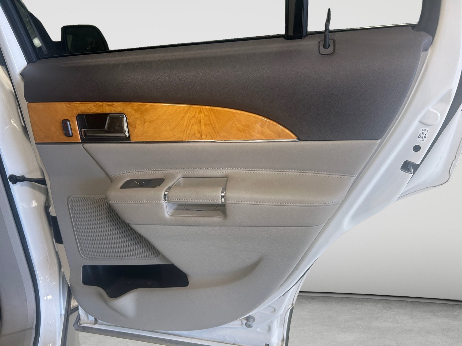 2012 Lincoln MKX Base