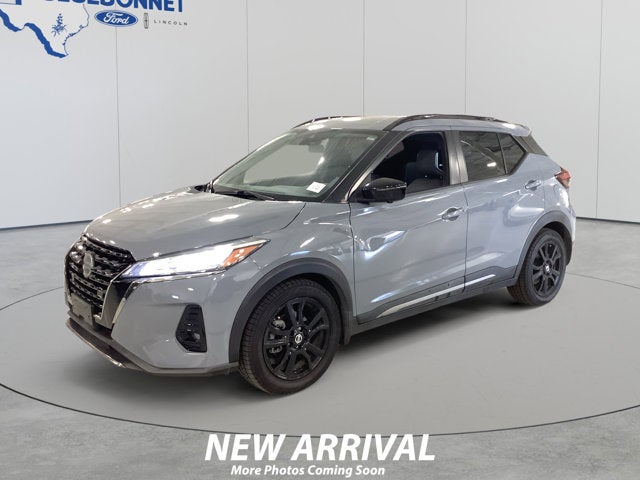 2021 Nissan Kicks SR