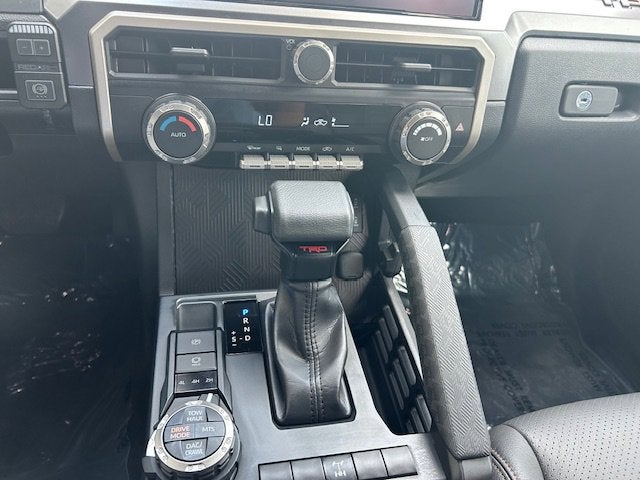 2025 Toyota Tacoma 4WD SR5