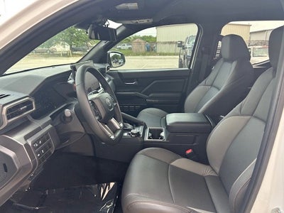 2025 Toyota Tacoma 4WD SR5