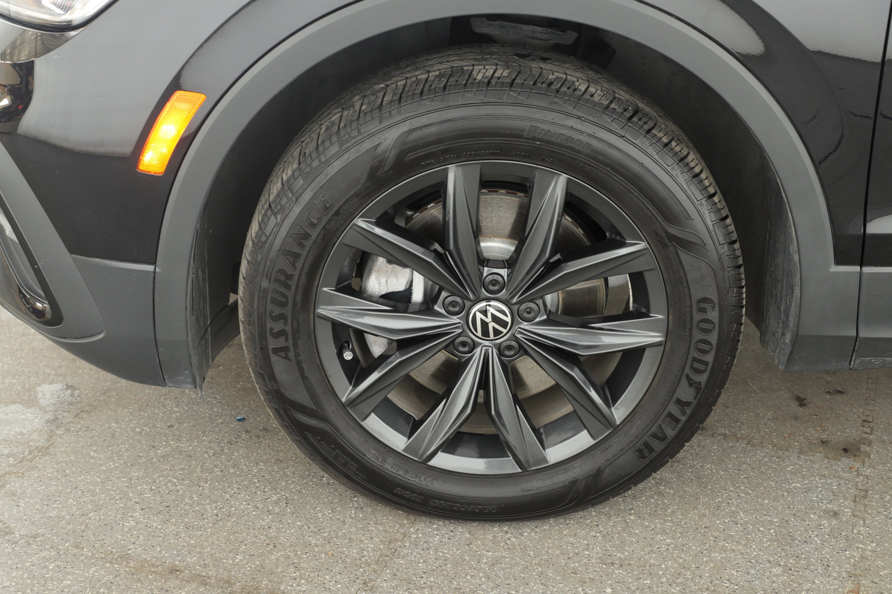 2024 Volkswagen Tiguan 2.0T SE