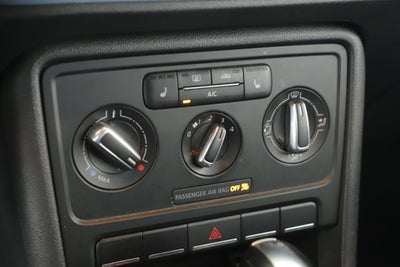 2013 Volkswagen Beetle Convertible 2.5L