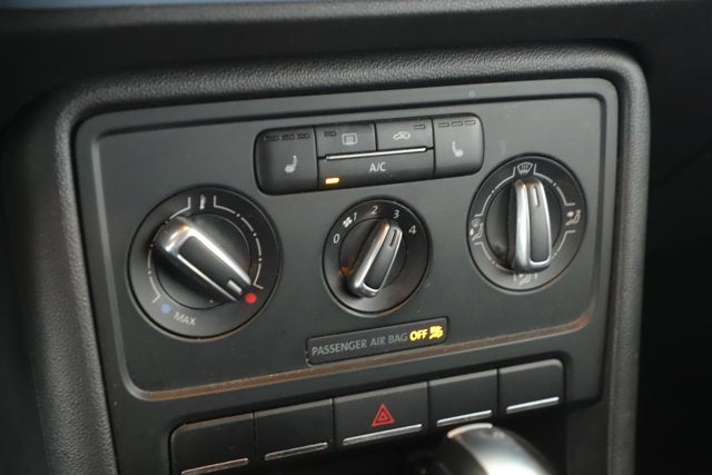 2013 Volkswagen Beetle Convertible 2.5L