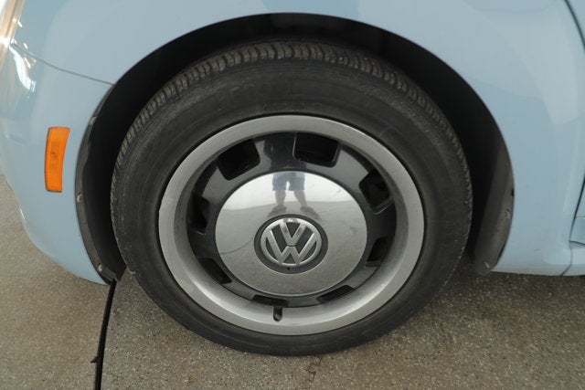 2013 Volkswagen Beetle Convertible 2.5L
