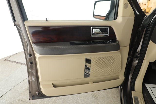 2015 Lincoln Navigator Base