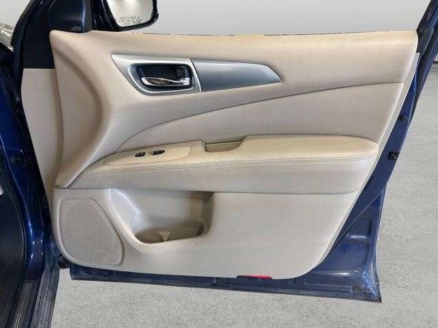 2017 Nissan Pathfinder SL