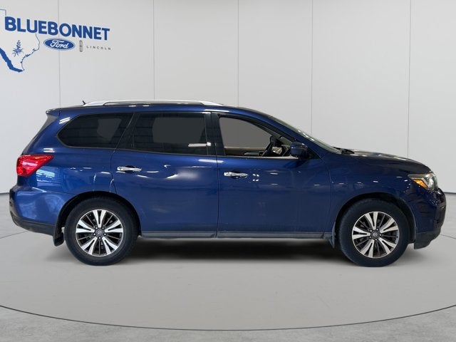 2017 Nissan Pathfinder SL