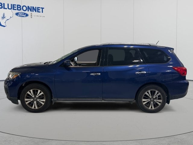 2017 Nissan Pathfinder SL