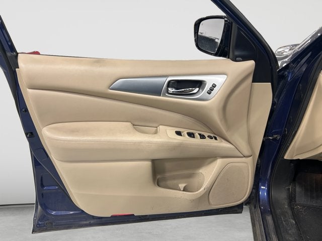 2017 Nissan Pathfinder SL