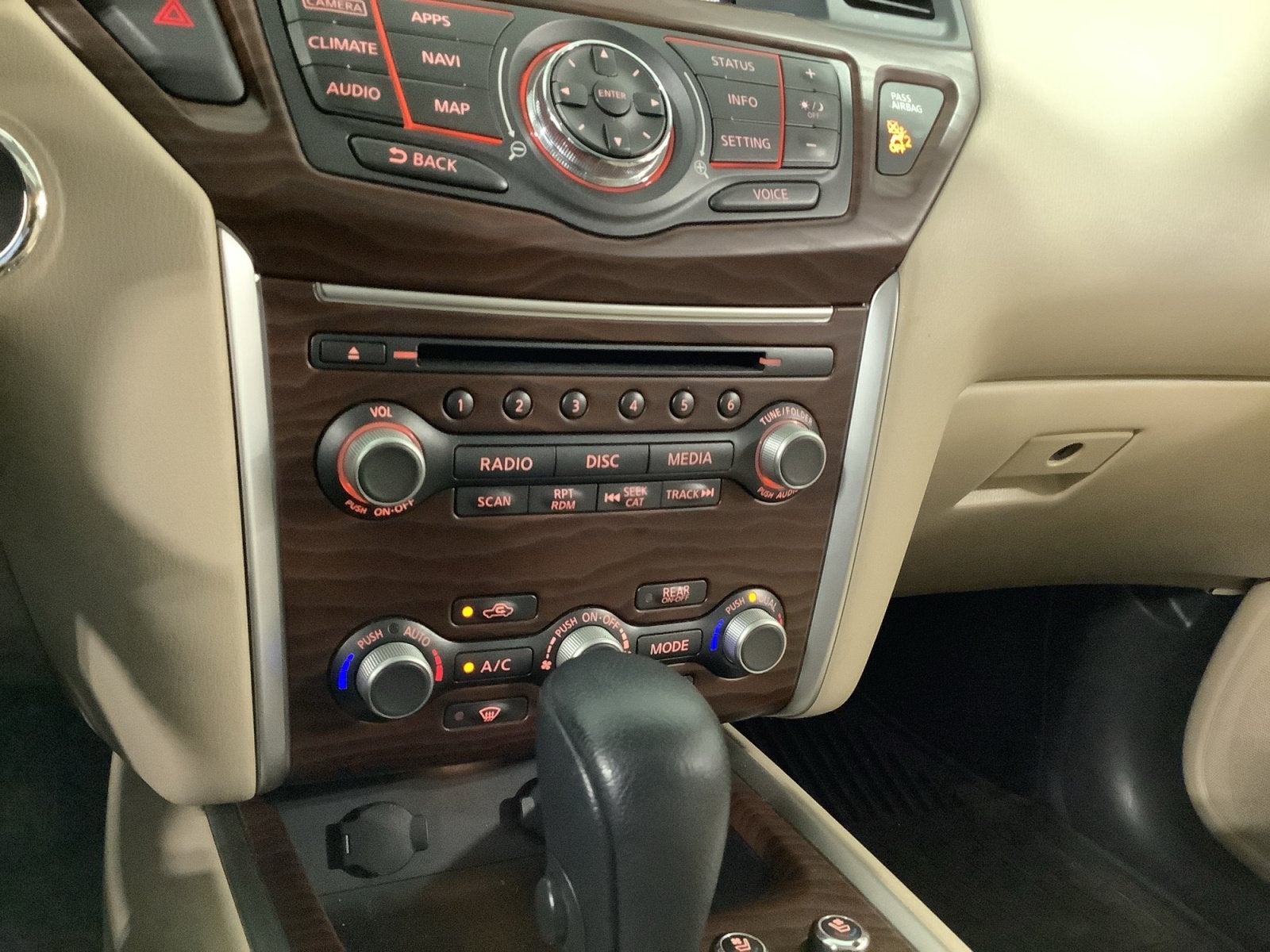 2017 Nissan Pathfinder Platinum