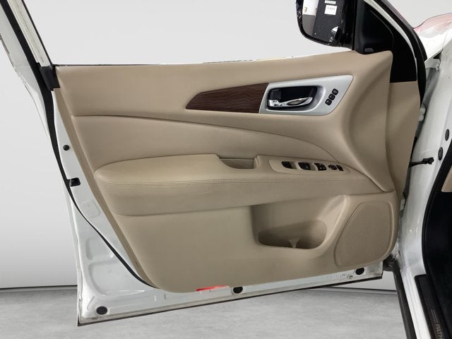 2017 Nissan Pathfinder Platinum