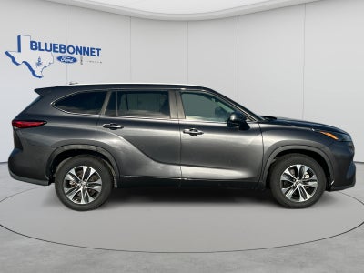 2023 Toyota Highlander XL
